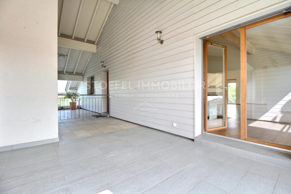 Spacious, bright 6.5-room apartment with terrace - Exclusive