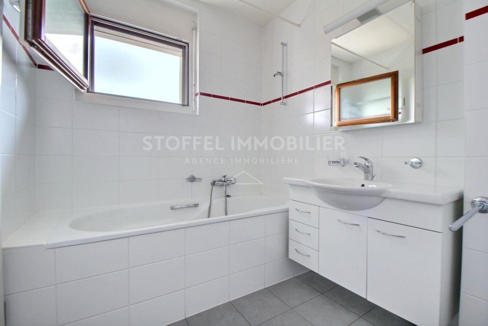 Spacious, bright 6.5-room apartment with terrace - Exclusive